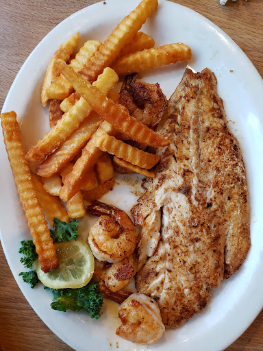 Seafood Restaurant «Blow fly inn», reviews and photos, 1201 Washington Ave, Gulfport, MS 39507, USA