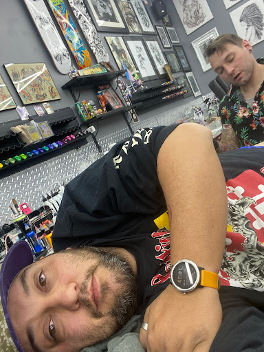 Tattoo Shop «Diamond Dagger Tattoo Studio», reviews and photos, 8894 Fort Smallwood Rd #9a, Pasadena, MD 21122, USA