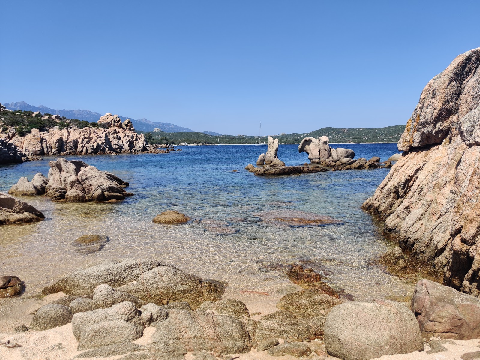 Foto von Bruzzi Littoral beach mit beiger sand Oberfläche