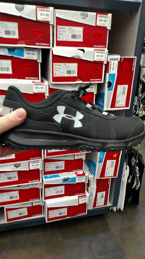 Sporting Goods Store «Big 5 Sporting Goods», reviews and photos, 6750 Amador Plaza Rd, Dublin, CA 94568, USA