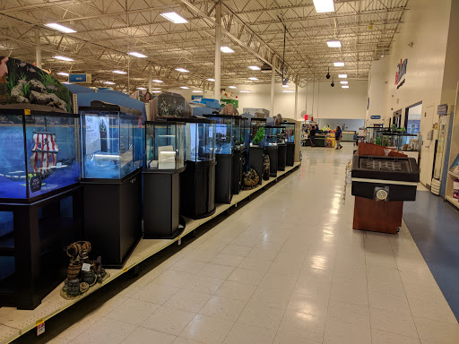Pet Supply Store «PetSmart», reviews and photos, 5650 Mercury Dr, Dearborn, MI 48126, USA