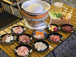 CAMP ปิ้ง บุฟเฟ่ต์หมูกระทะ