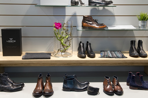 Stores to buy women's flat boots Nuremberg