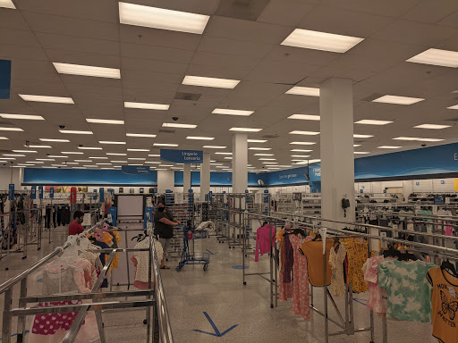 Clothing Store «Ross Dress for Less», reviews and photos, 16250 Paramount Blvd, Paramount, CA 90723, USA