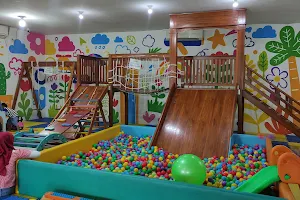 Maenan Kids Playground Surabaya image