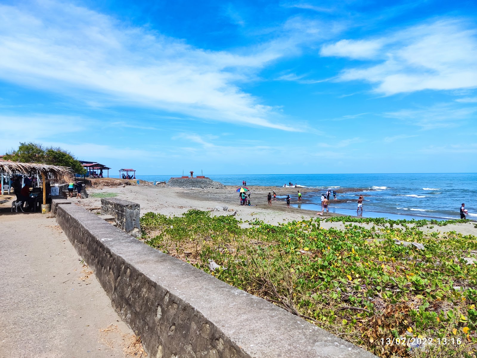 Fotografija Uverito Beach z modra voda površino