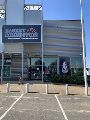 Magasin d'articles de sports Basket Connection - Roche Sur Yon La Roche-sur-Yon