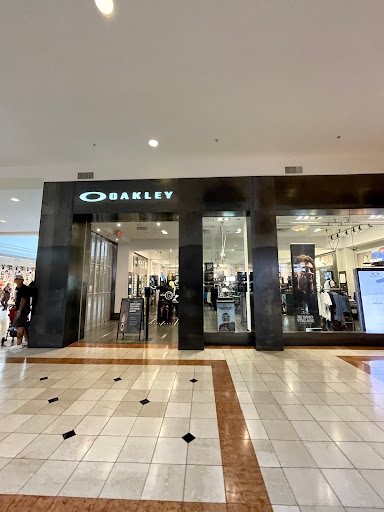 Sunglasses Store «Oakley Store», reviews and photos, 4325 Glenwood Ave #1018, Raleigh, NC 27612, USA