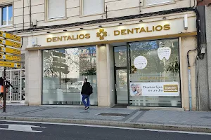Dentalios | Dentista |Implantes Dentales | Valladolid image