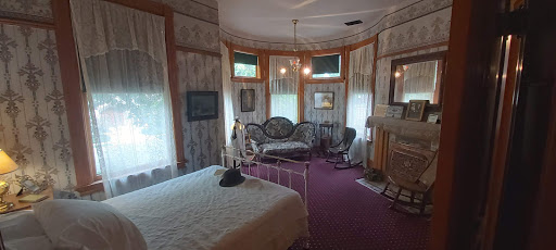 Tourist Attraction «Ernest Hemingway Birthplace», reviews and photos, 339 N Oak Park Ave, Oak Park, IL 60302, USA