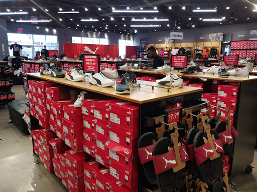 Shoe Store «PUMA», reviews and photos, 4977 International Dr #3b, Orlando, FL 32819, USA
