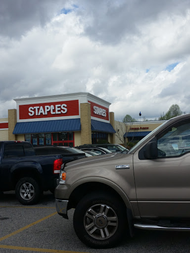 Office Supply Store «Staples», reviews and photos, 921 E Broad St, Fuquay Varina, NC 27526, USA