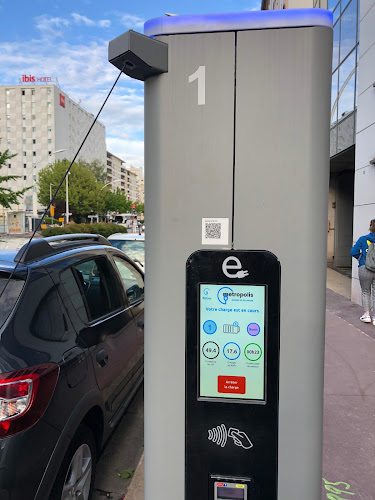 Borne de recharge de véhicules électriques Métropolis Charging Station Montrouge