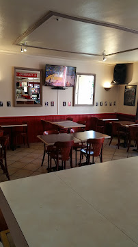 Atmosphère du Restaurant français La Petite Taverne à Beaurepaire - n°5