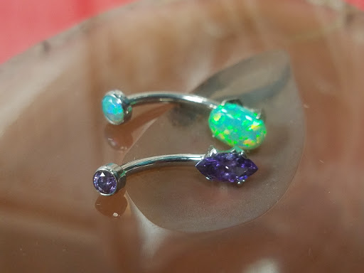 Tattoo Shop «milk and honey tattoo parlour», reviews and photos, 819 Castleton Ave, Staten Island, NY 10310, USA