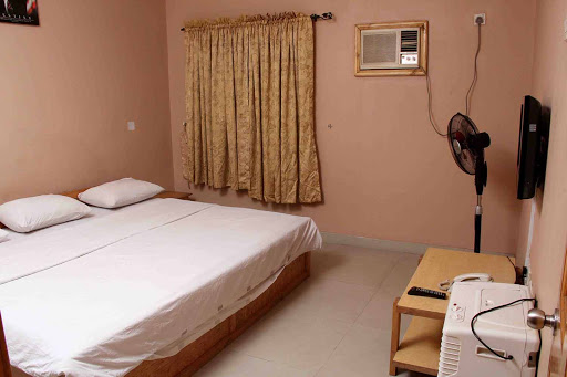 A- Quality Lodging and Suites, 10 Babatunde St, Ikate, Lagos, Nigeria, Bank, state Lagos