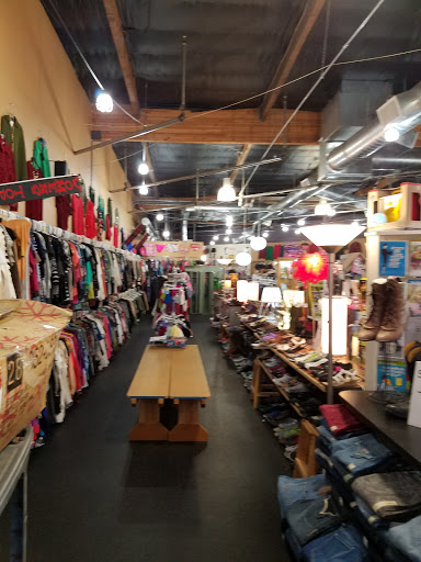 Consignment Shop «Lucky Star Consignment Clothing», reviews and photos, 3276 NW Plaza Rd, Silverdale, WA 98383, USA