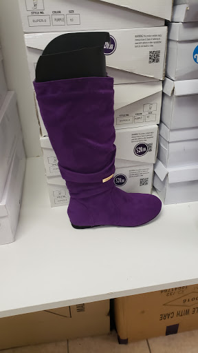 Shoe Store «Wholesale Fashion Shoes», reviews and photos, 4041 E Thomas Rd, Phoenix, AZ 85018, USA