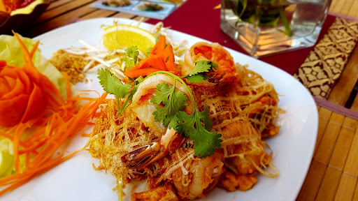 Lek’s Thailändisches Spezialitätenrestaurant & Lounge