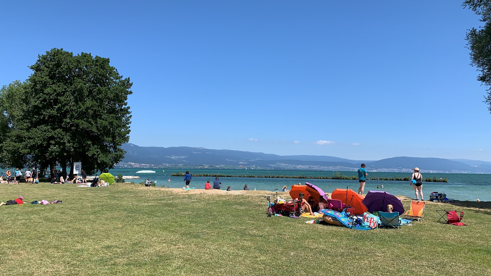 Foto di Plage publique Grande Gouille con una superficie del sabbia beige