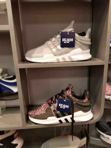 Shopping Mall «St. Charles Towne Center», reviews and photos, 11110 Mall Cir, Waldorf, MD 20603, USA