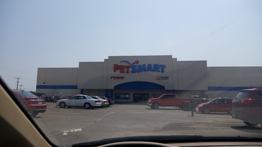 Pet Supply Store «PetSmart», reviews and photos, 533 S Tracy St, Wichita, KS 67209, USA
