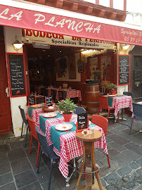 Atmosphère du Restaurant français Bodéga La Plancha à Saint-Jean-de-Luz - n°2