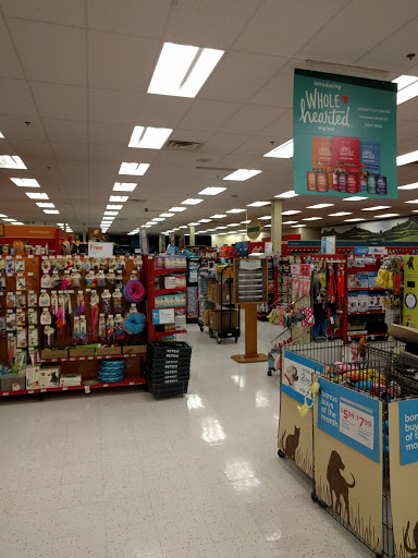 Pet Supply Store «Petco Animal Supplies», reviews and photos, 4950 S 76th St, Greenfield, WI 53220, USA