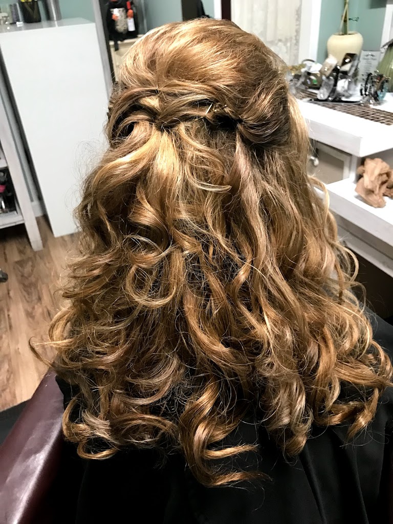 Nanette's Hair Studio 33314