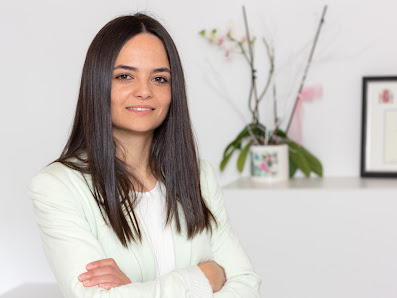 Paula Fernández Barcia. Abogada y mediadora. Centro Municipal de Empresas, O Casal, 16A, Local 11, 15560 San Sadurniño, A Coruña, España