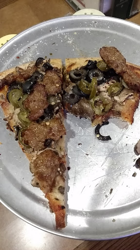 Pizza Restaurant «Flying Pie Pizzeria», reviews and photos, 16691 SE McLoughlin Blvd, Milwaukie, OR 97267, USA