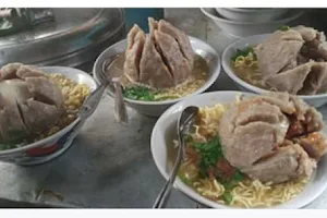 BAKSO AYAM SOLO image