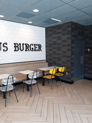 Shopping Mall «Lionville Shopping Center», reviews and photos, 168 Eagleview Blvd, Exton, PA 19341, USA