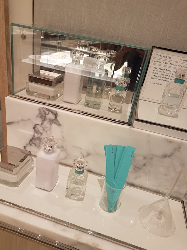 Jewelry Store «Tiffany & Co.», reviews and photos, 2223 N Westshore Blvd, Tampa, FL 33607, USA