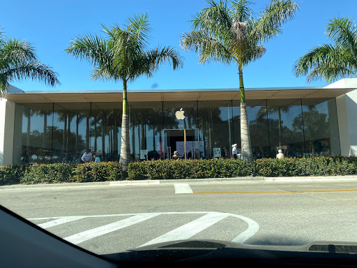 Computer Store «Apple Waterside Shops», reviews and photos, 5555 Tamiami Trail N, Naples, FL 34108, USA