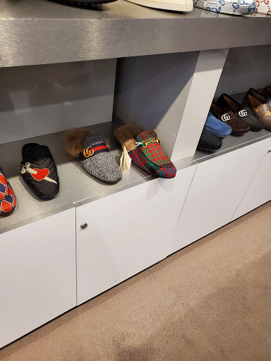 Boutique «Gucci Outlet», reviews and photos, 50 Hartz Way, Secaucus, NJ 07094, USA
