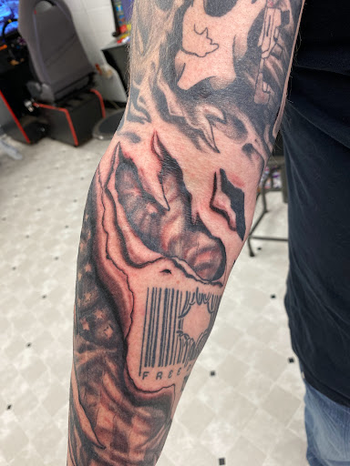 Explore thigh flower tattoo ideas, creative tattoo ideas in Orland, available at K1LL3R ARTW0RK