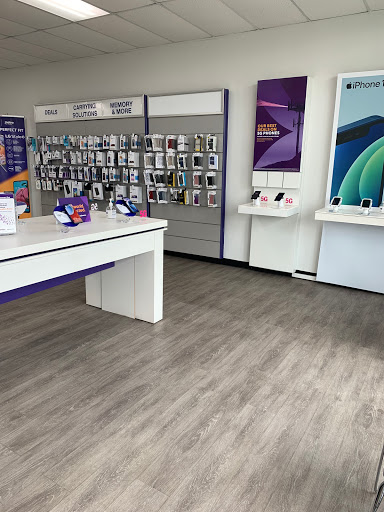 Cell Phone Store «MetroPCS Authorized Dealer», reviews and photos, 2103 N Graham St c, Charlotte, NC 28206, USA