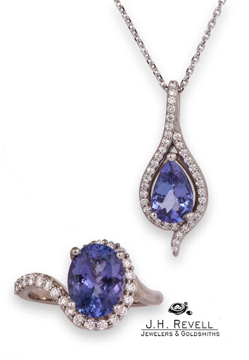 Jewelry Store «Revell Jewelers», reviews and photos, 904 Middle Rd, Bettendorf, IA 52722, USA