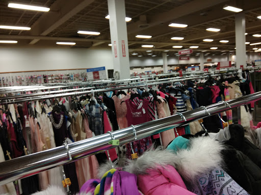 Clothing Store «Burlington Coat Factory», reviews and photos, 6875 Southland Dr, Middleburg Heights, OH 44130, USA