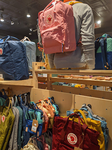 Outdoor Sports Store «Fjällräven Boston», reviews and photos, 304 Newbury St, Boston, MA 02115, USA