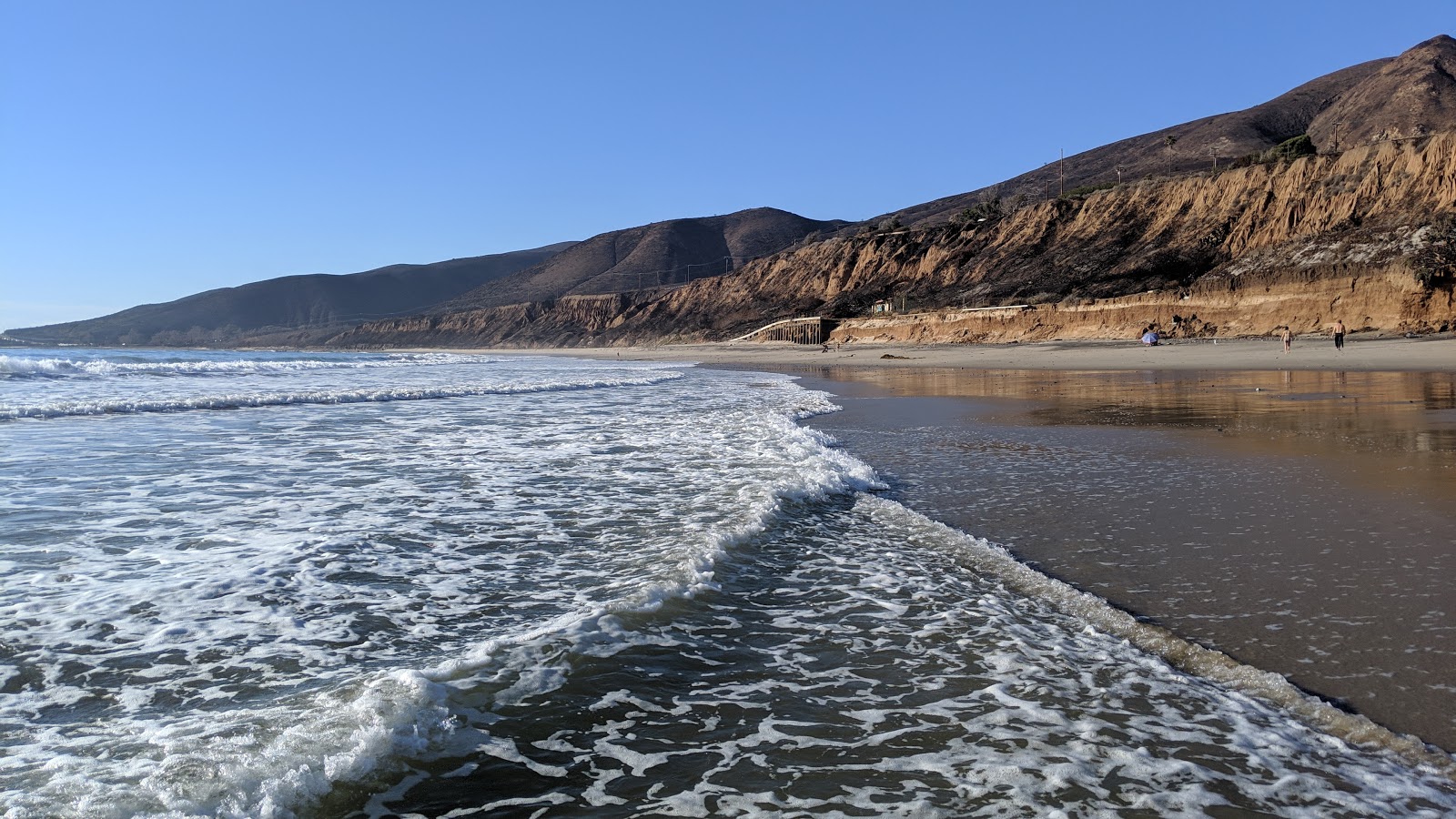 Foto von Nicholas Canyon Beach mit langer gerader strand