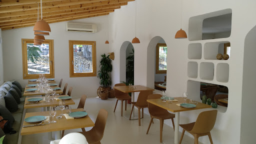 RESTAURANTE MORA