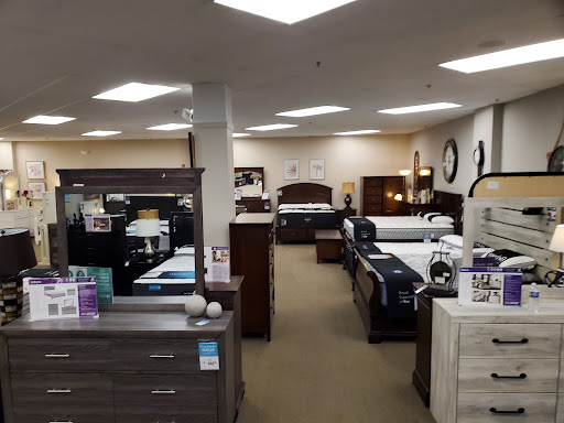 Furniture Store «Raymour & Flanigan Furniture and Mattress Store», reviews and photos, 2780 W Ridge Rd, Rochester, NY 14626, USA