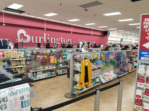 Clothing Store «Burlington Coat Factory», reviews and photos, 4701 N Harlem Ave, Harwood Heights, IL 60706, USA