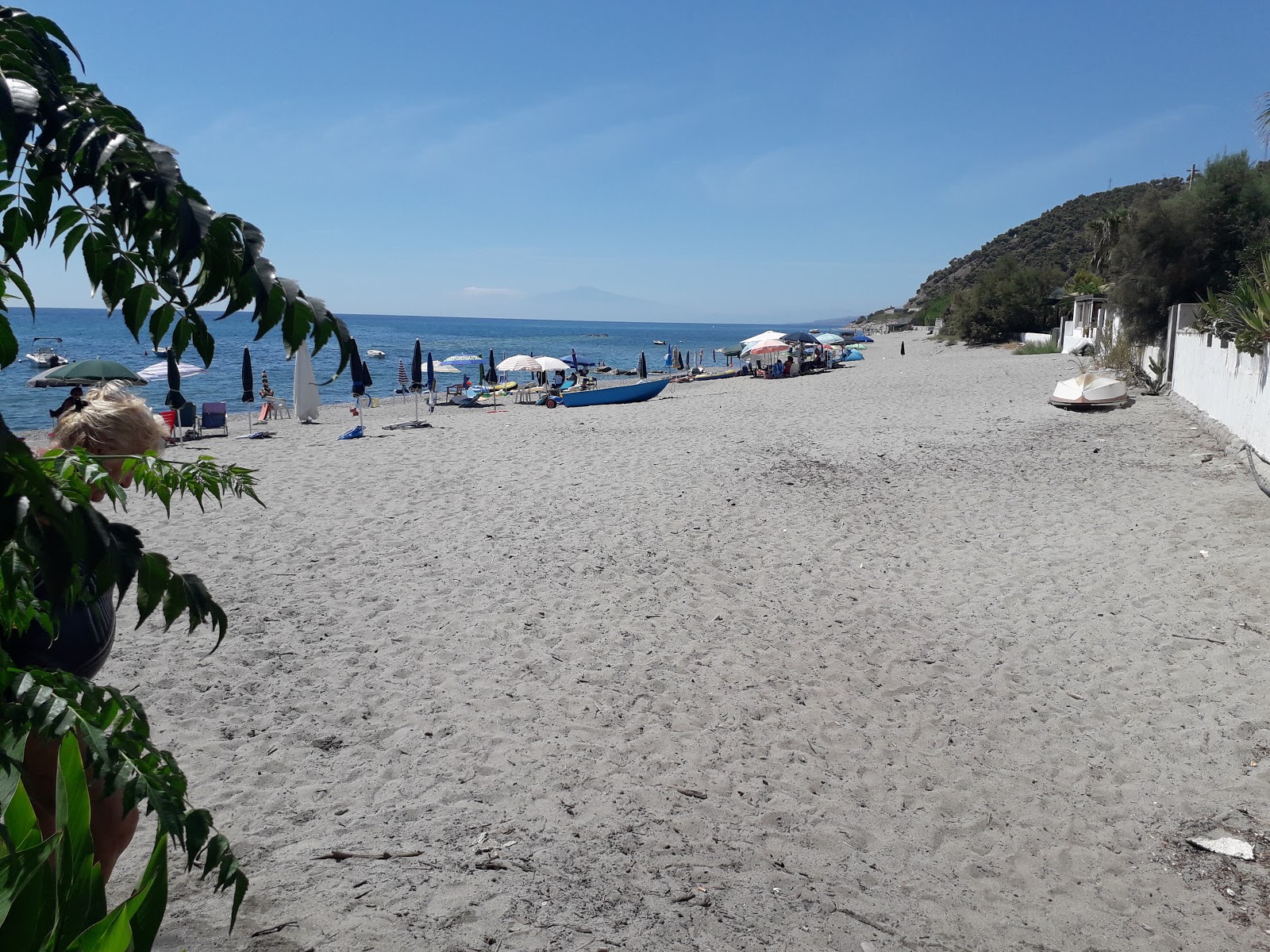 Photo de Ultima Spiaggia avec l'eau bleu de surface