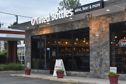 Wine Store «West Side Wines & Spirits», reviews and photos, 10 Raymond Rd, West Hartford, CT 06107, USA