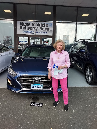 Hyundai Dealer «Danbury Hyundai», reviews and photos, 102 Federal Rd, Danbury, CT 06810, USA