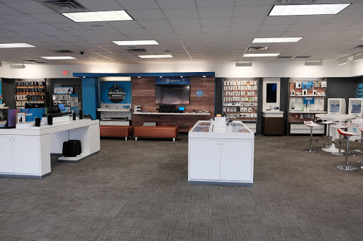 Cell Phone Store «AT&T», reviews and photos, 709 Lewis And Clark Parkway, Clarksville, IN 47129, USA