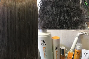 Roxene's Salon Afro-European Hair & Beauty (Unisex) image